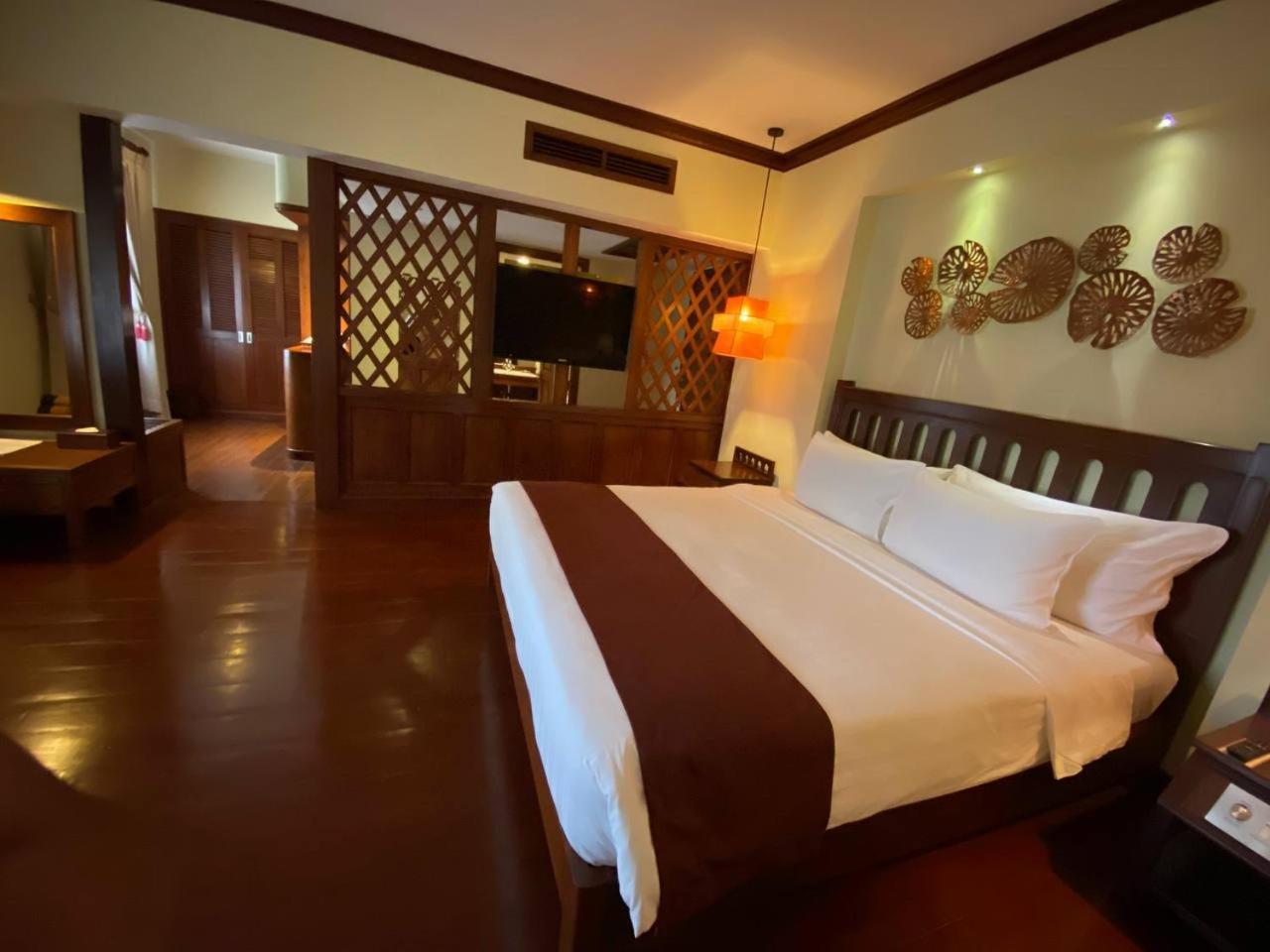 Royal Angkor Resort & Spa Siem Reap Exterior photo